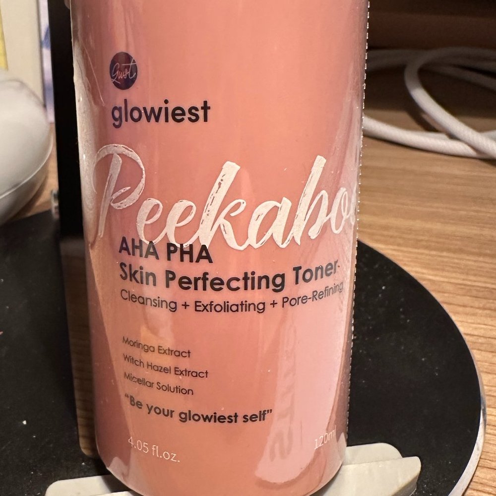 Glowiest Peekaboo AHA PHA Skin Perfecting Toner